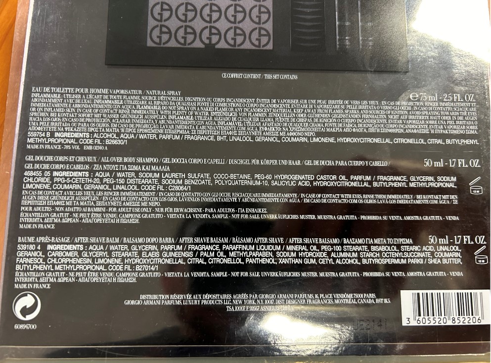 Official image of Cosmetics set ; Giorgio Armani ; Attitude published by OECD 2