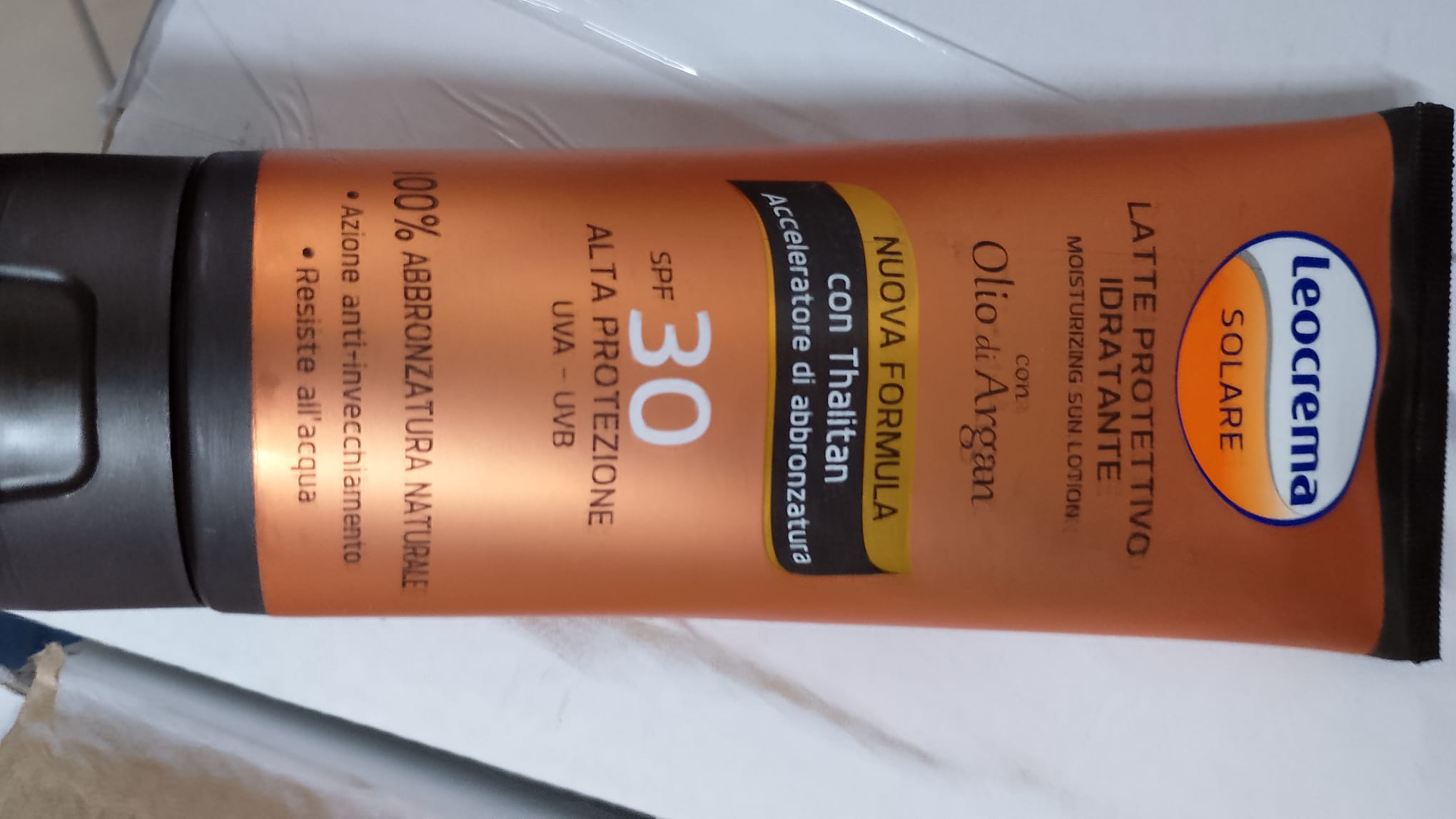 Official image of Sun protection milk ; Leocrema ; Latte protettivo idratante published by OECD
