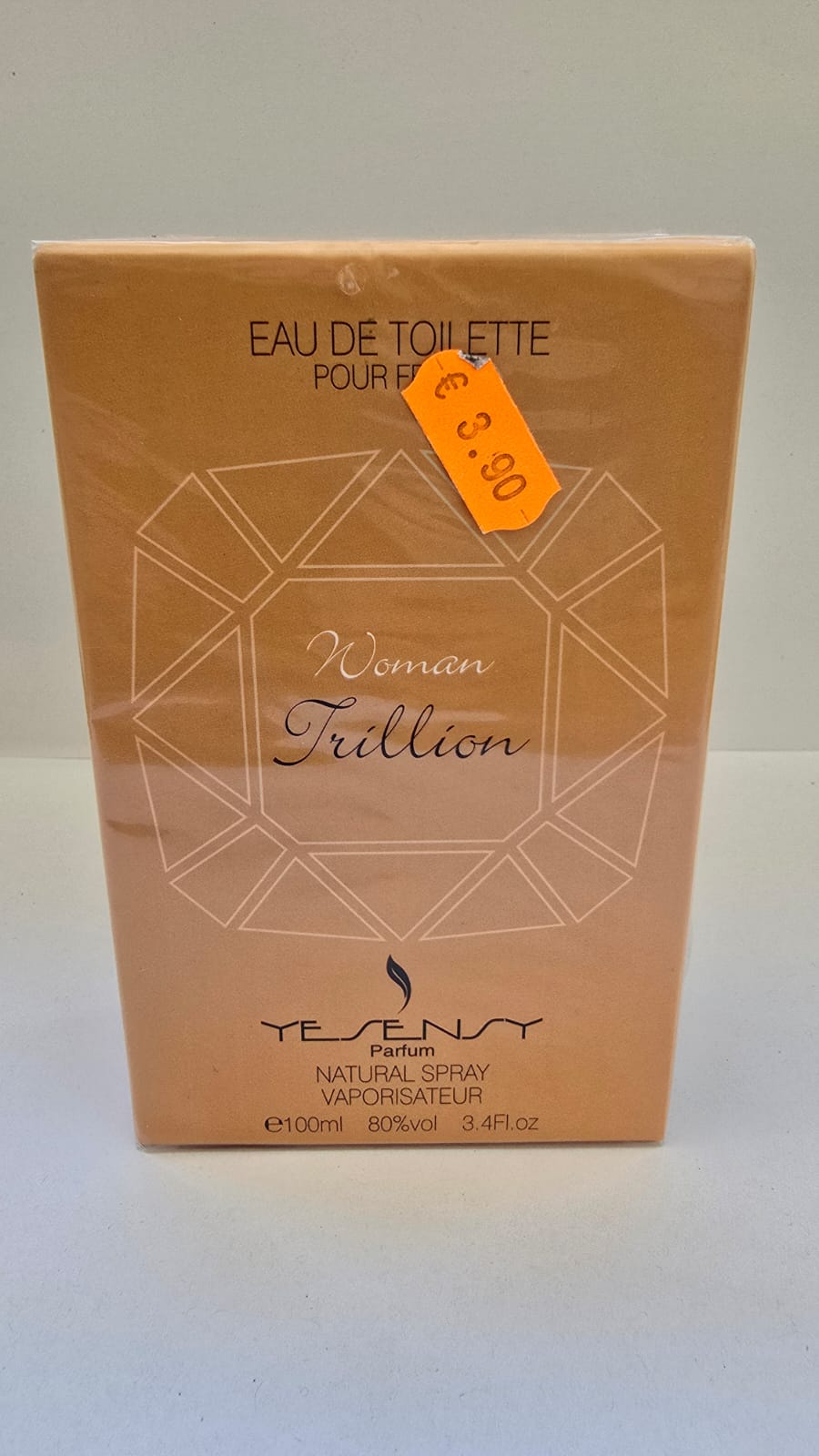 Official image of Perfume ; Yesensy Parfum ; Woman trillion published by OECD 5