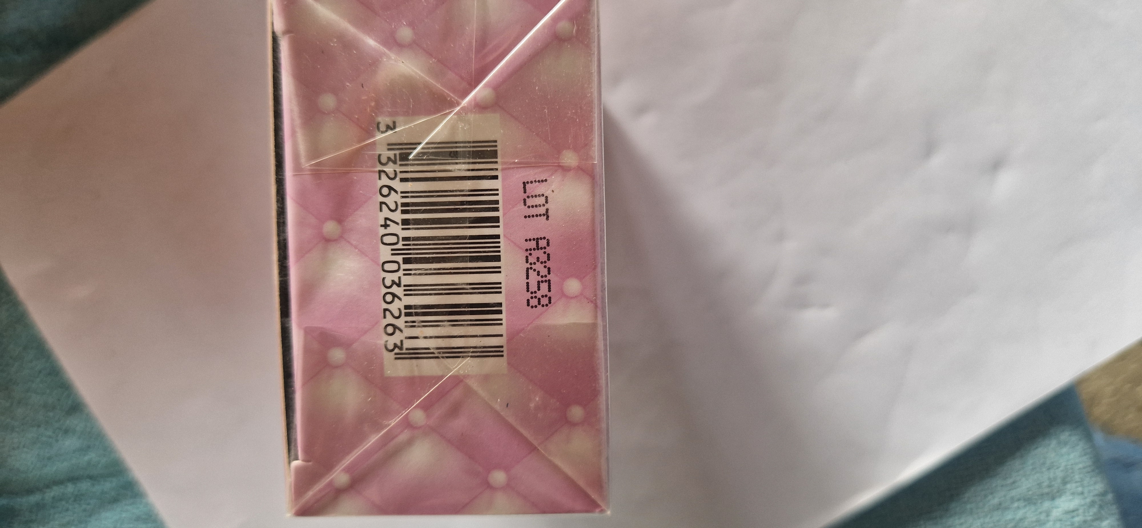 Official image of Perfume ; Ulric de Varens ; miss Cotton Musk published by OECD 2