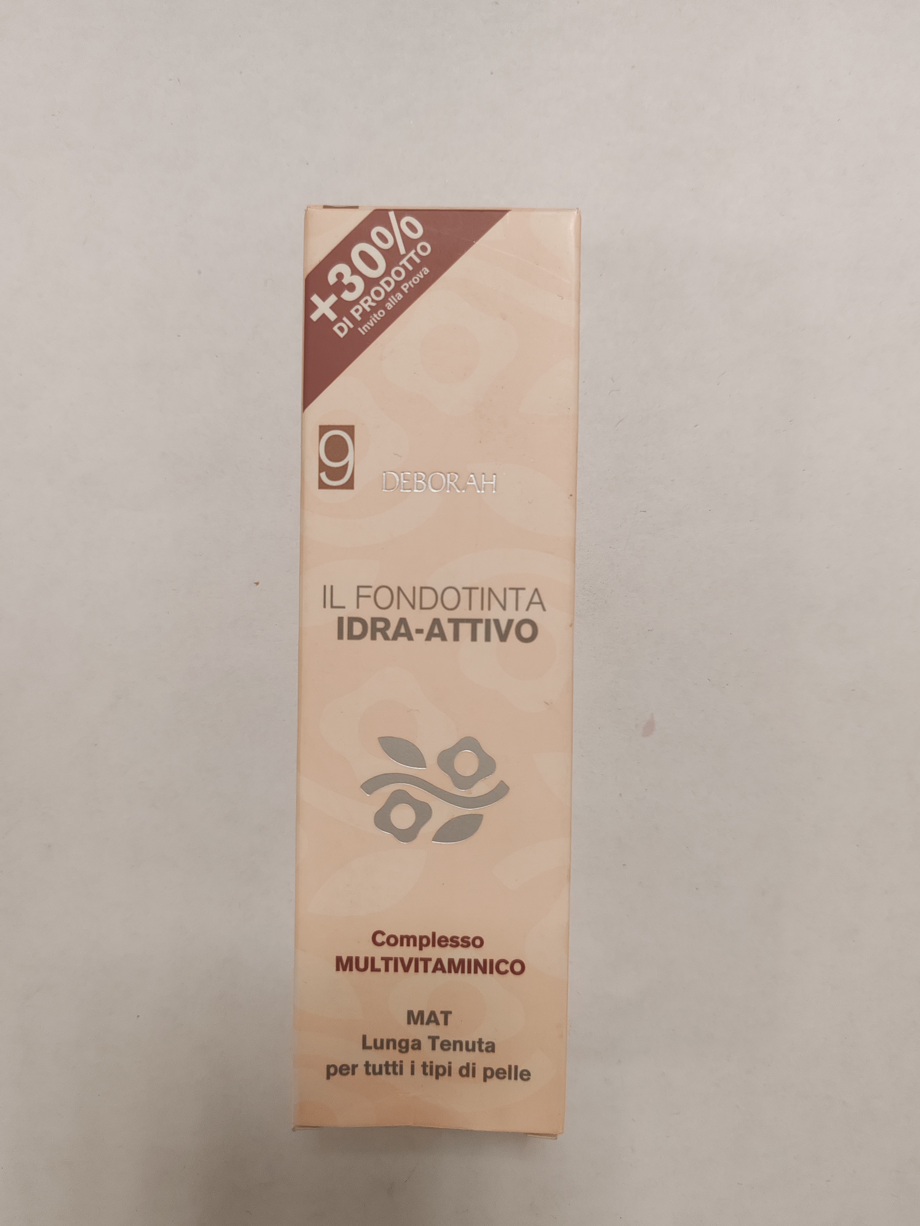 Official image of Foundation ; Deborah ; Il fondotinta idra-attivo published by OECD