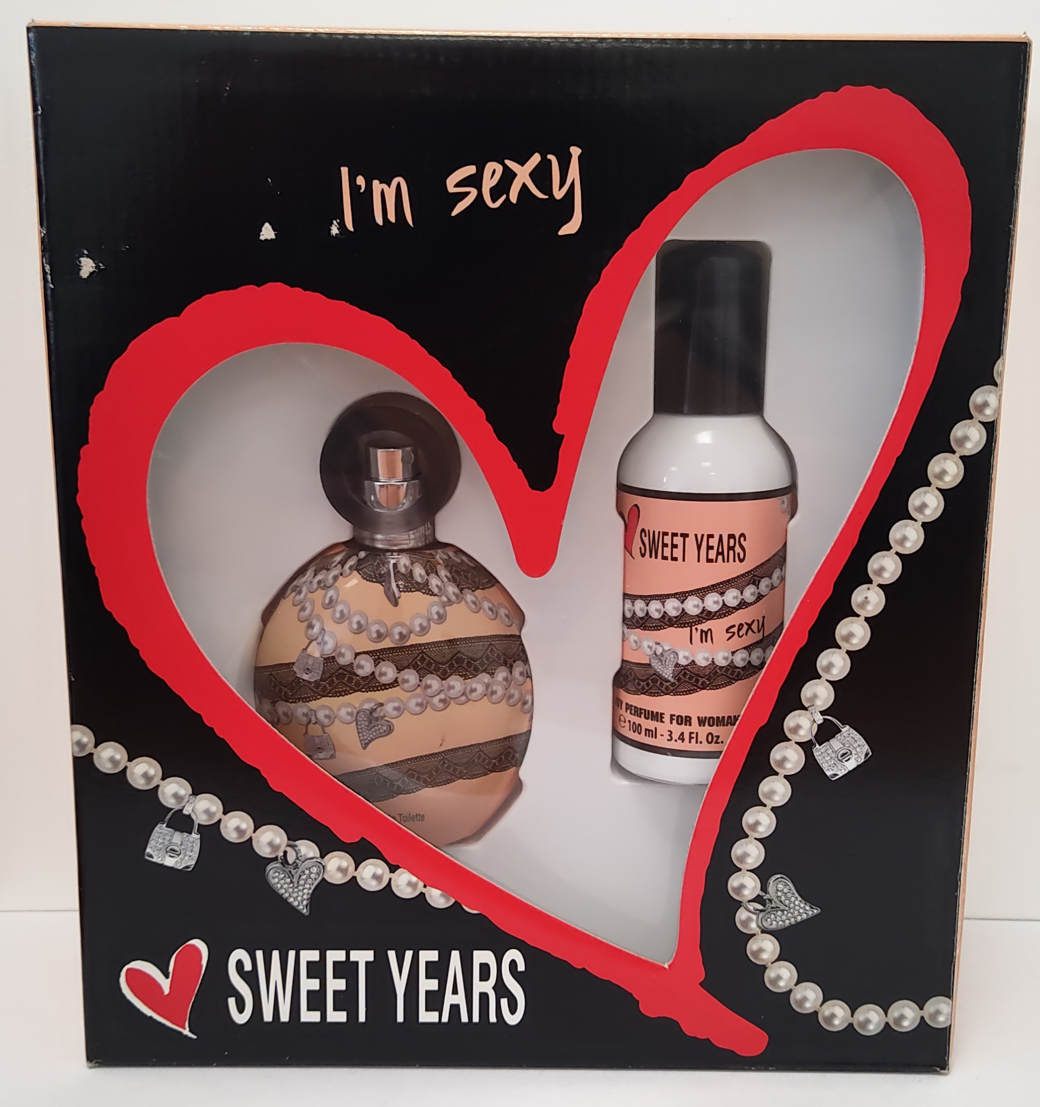Official image of Cosmetics set ; Seewt Years ; I'm Sexy published by OECD
