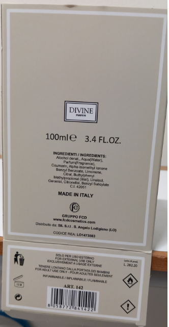 Official image of Eau de toilette ; Divine Parfum ; Simple J published by OECD 2