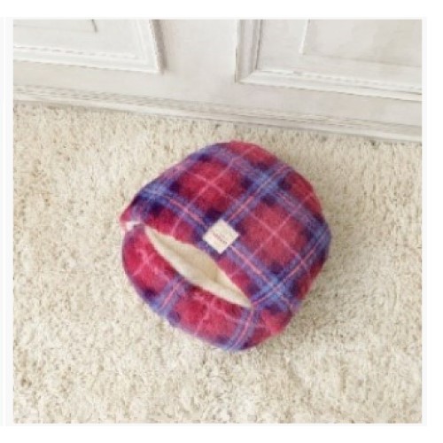 Official image of Cushion with USB powered heater published by OECD 4