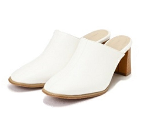 Official image of FREE'S MART square toe mule published by OECD 2