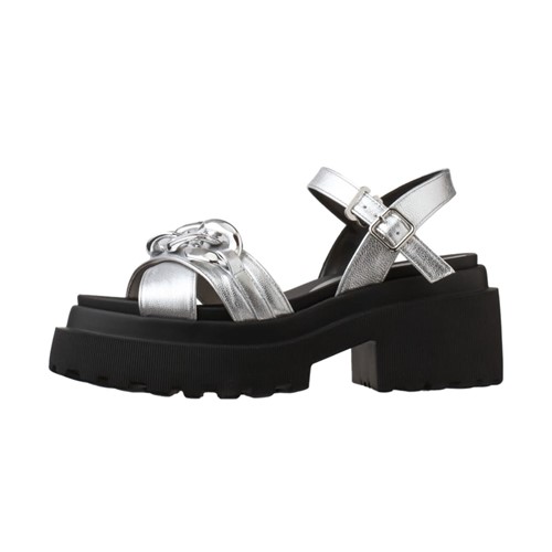 Official image of Sandals DIANA brand FA57348 Cross Mousse XS–XL FA57348 White Smooth XS–XL FA57348 Silver Shrink Goat Hak XS–XL published by OECD 2