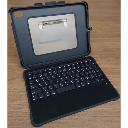 Official image of Tablet case with keyboard published by OECD