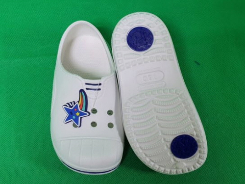 Official image of Textile product for children (Shoes) published by OECD