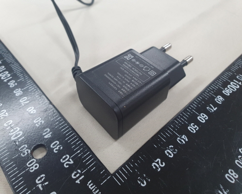 Official image of DC power supply published by OECD