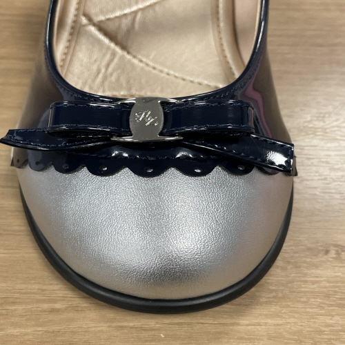 Official image of Leather product for children published by OECD 2