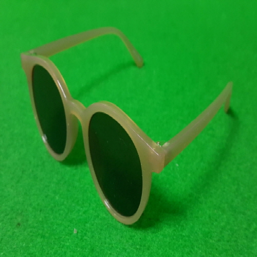 Official image of Glasses frame for children published by OECD