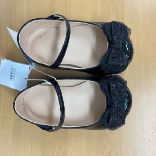 Official image of Leather product for children (Leather product for children) published by OECD