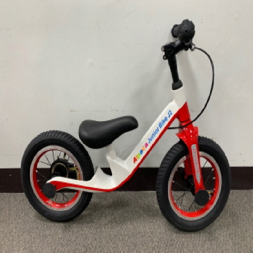 Official image of Riding toy(Toy) published by OECD