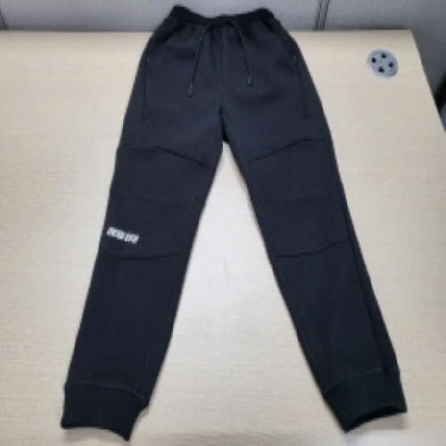Official image of Mid-layer wear (Textile product for children) published by OECD